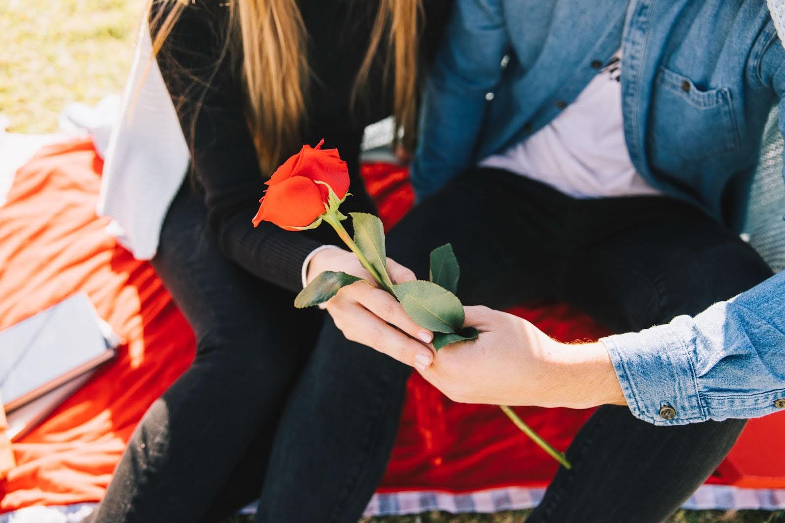 Do’s & Don’ts For Guys & Gals: Dating In Adelaide-Bloombar Flowers