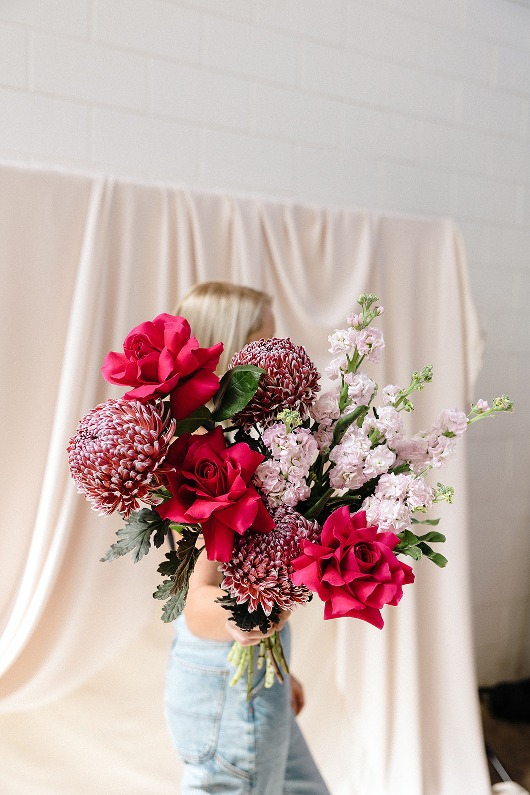 are flowers a good housewarming gift?